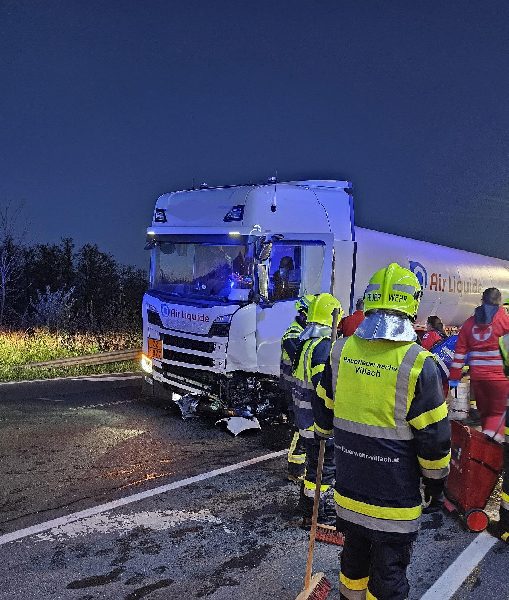Verkehrsunfalls auf der B100 (Bild 3)